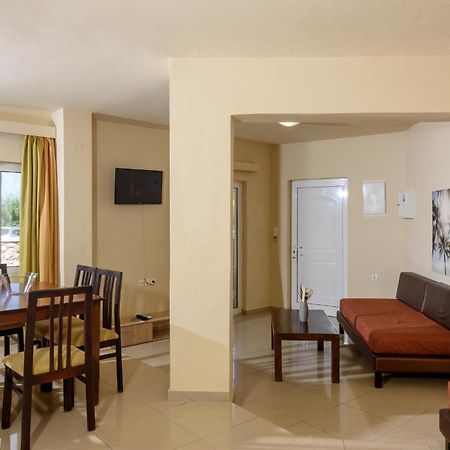 Eurohotel Theo Hotel Agia Marina Dış mekan fotoğraf