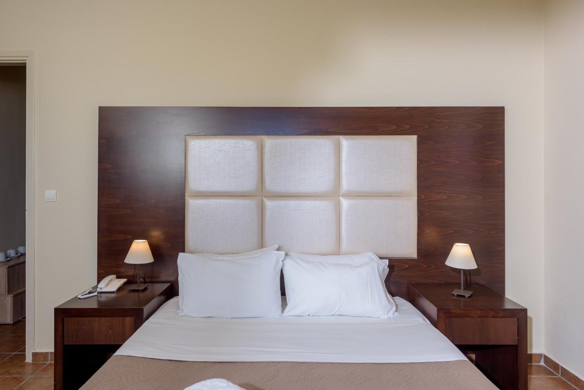 Eurohotel Theo Hotel Agia Marina Dış mekan fotoğraf