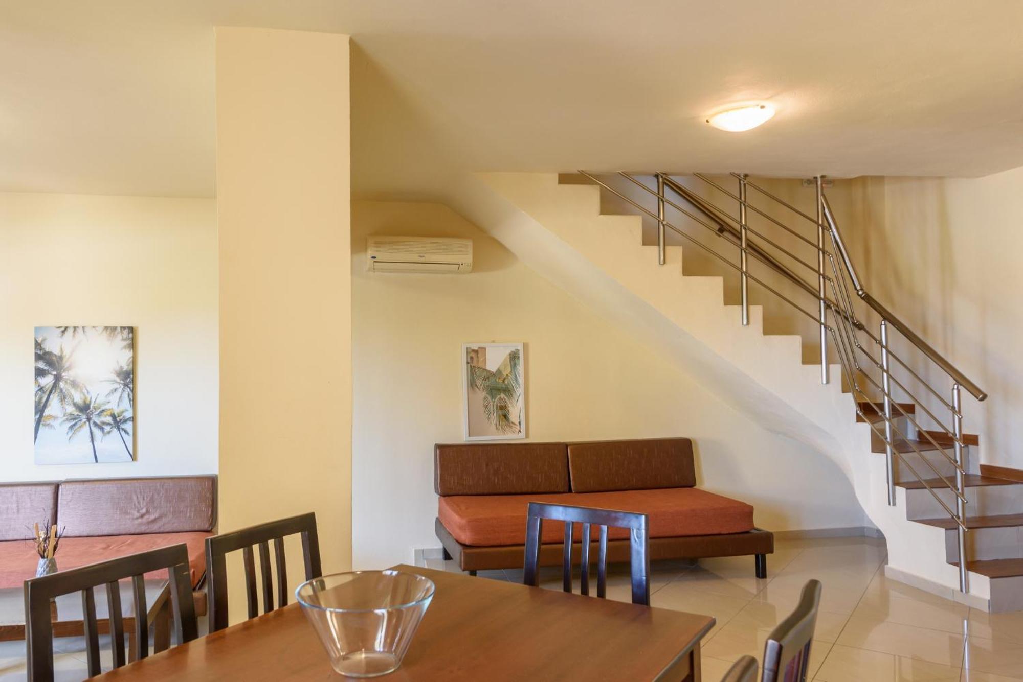 Eurohotel Theo Hotel Agia Marina Dış mekan fotoğraf