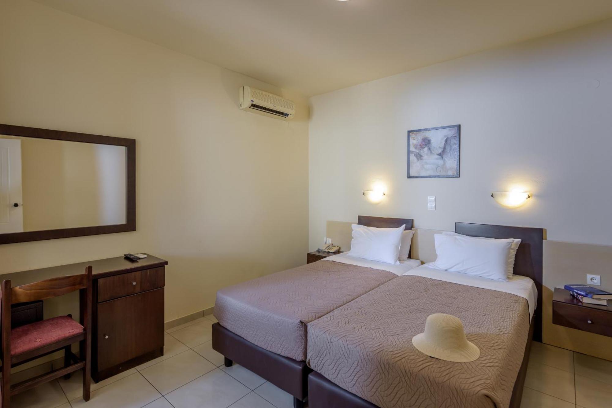 Eurohotel Theo Hotel Agia Marina Dış mekan fotoğraf
