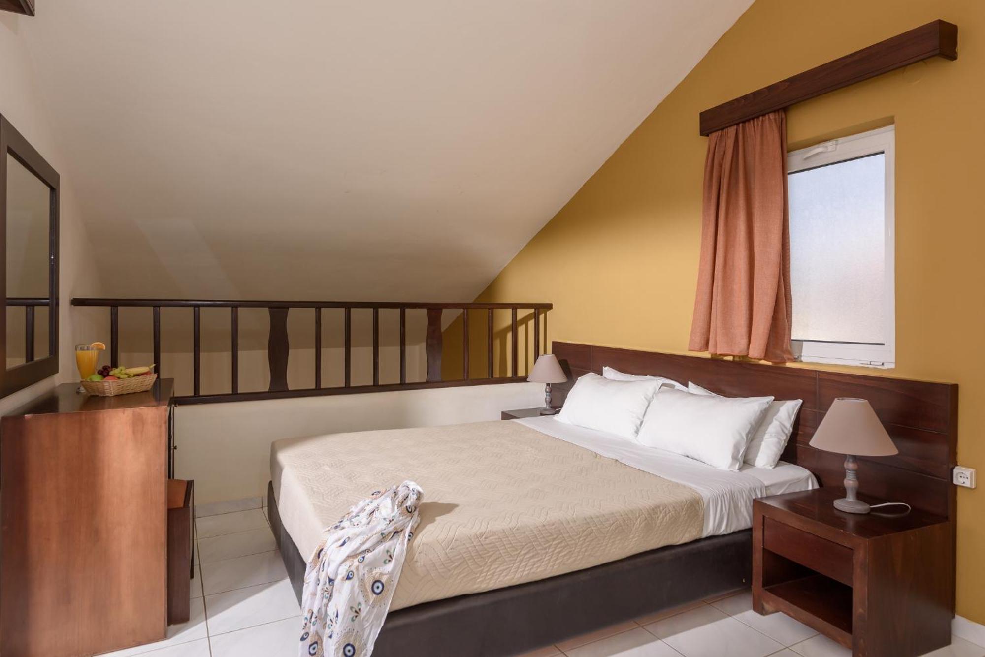 Eurohotel Theo Hotel Agia Marina Dış mekan fotoğraf