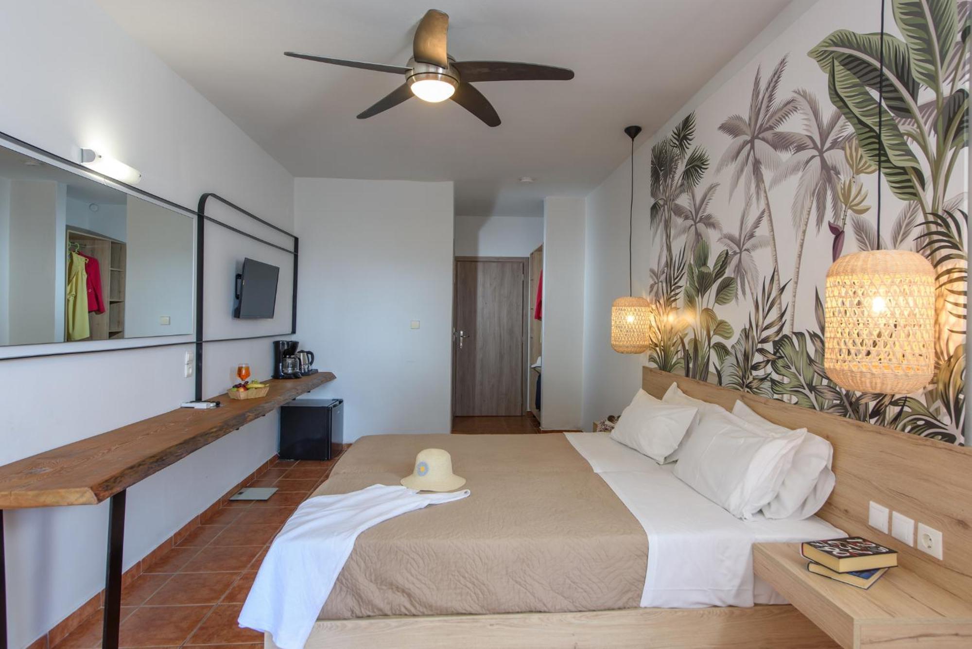 Eurohotel Theo Hotel Agia Marina Dış mekan fotoğraf