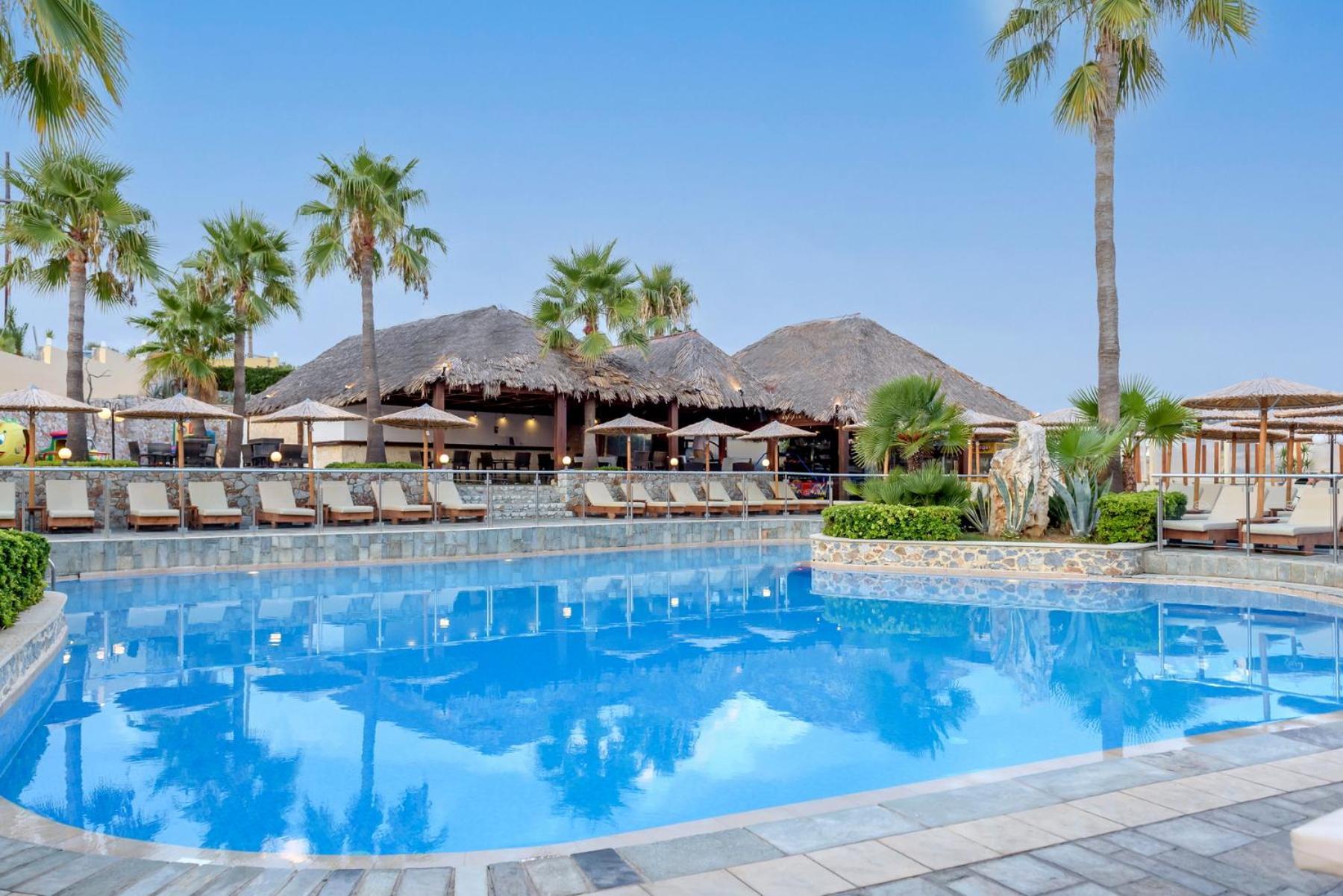 Eurohotel Theo Hotel Agia Marina Dış mekan fotoğraf